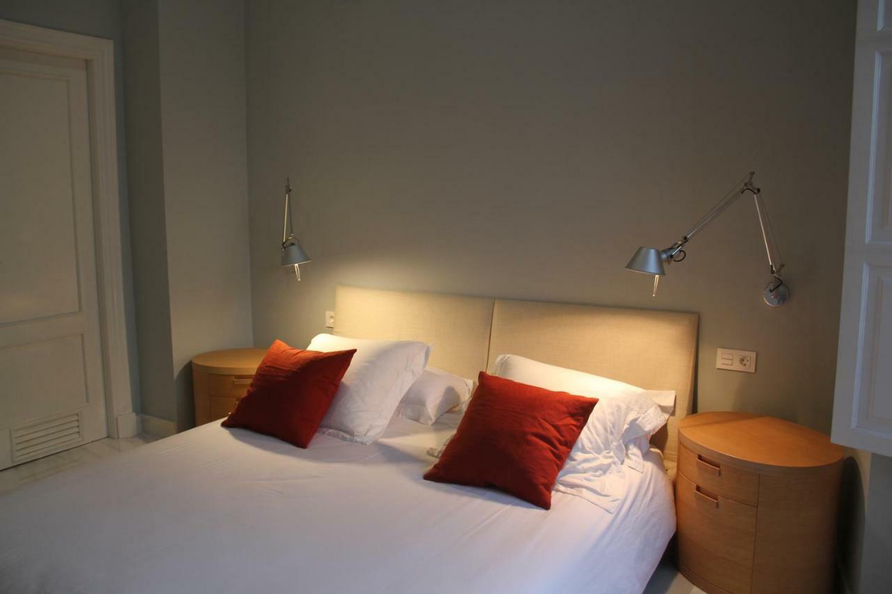 Luxurious 2 Bedroom Flat In A Historic Building Siviglia Esterno foto