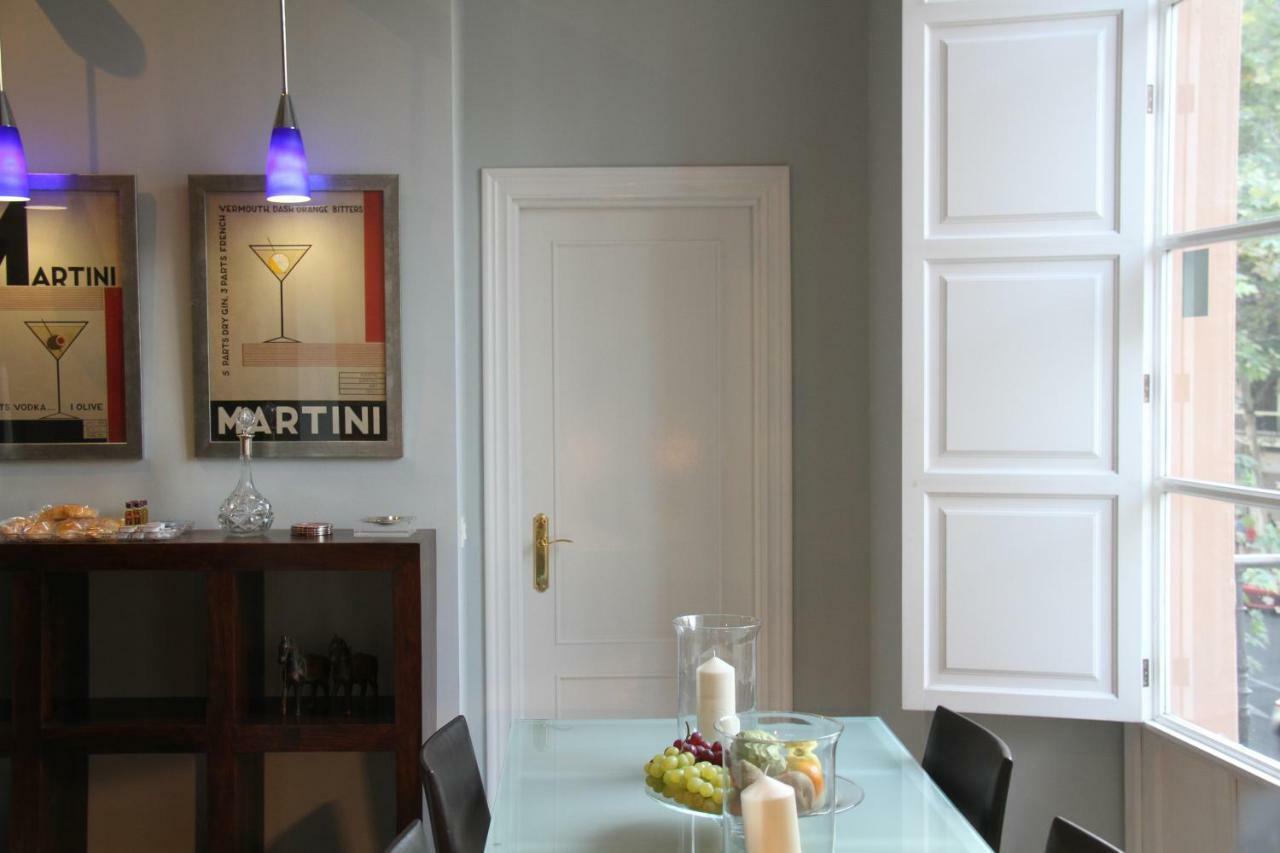 Luxurious 2 Bedroom Flat In A Historic Building Siviglia Esterno foto