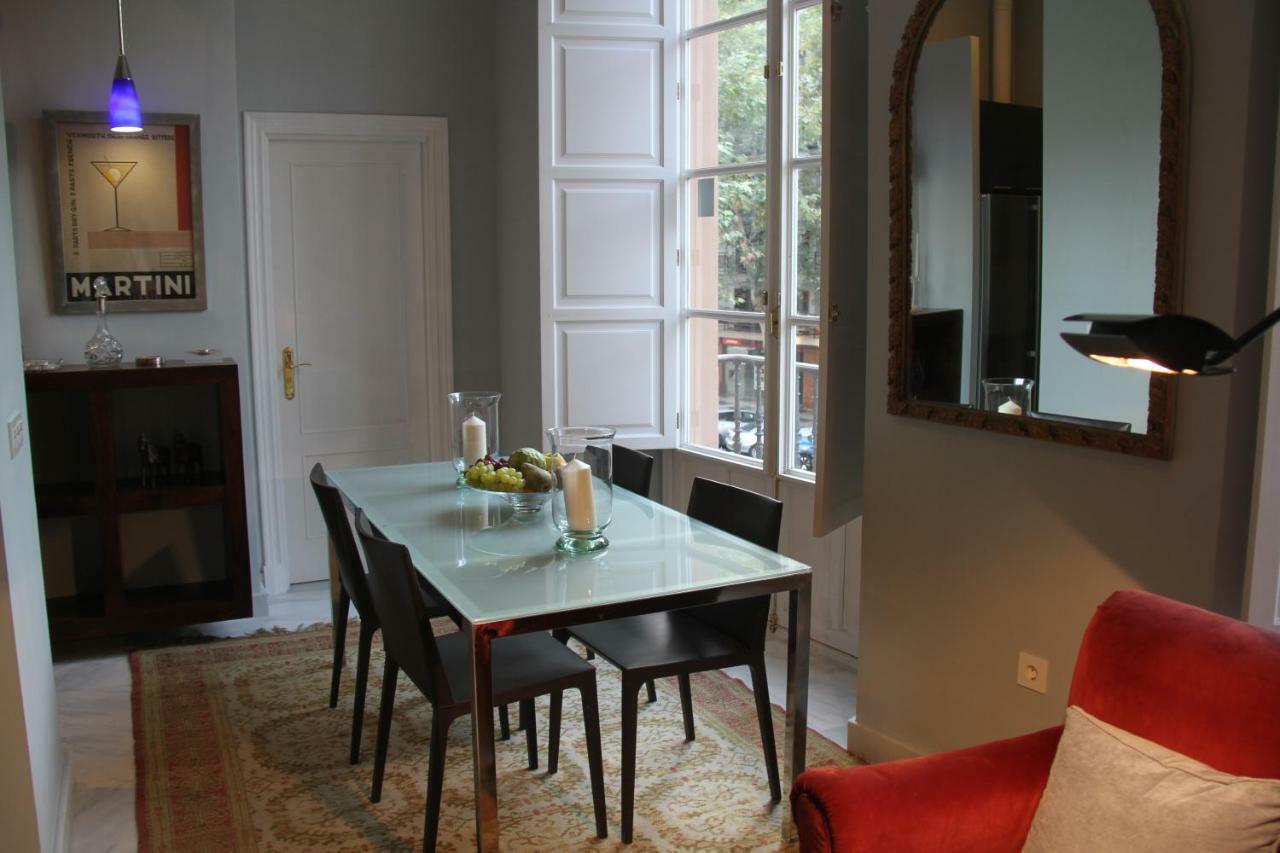 Luxurious 2 Bedroom Flat In A Historic Building Siviglia Esterno foto