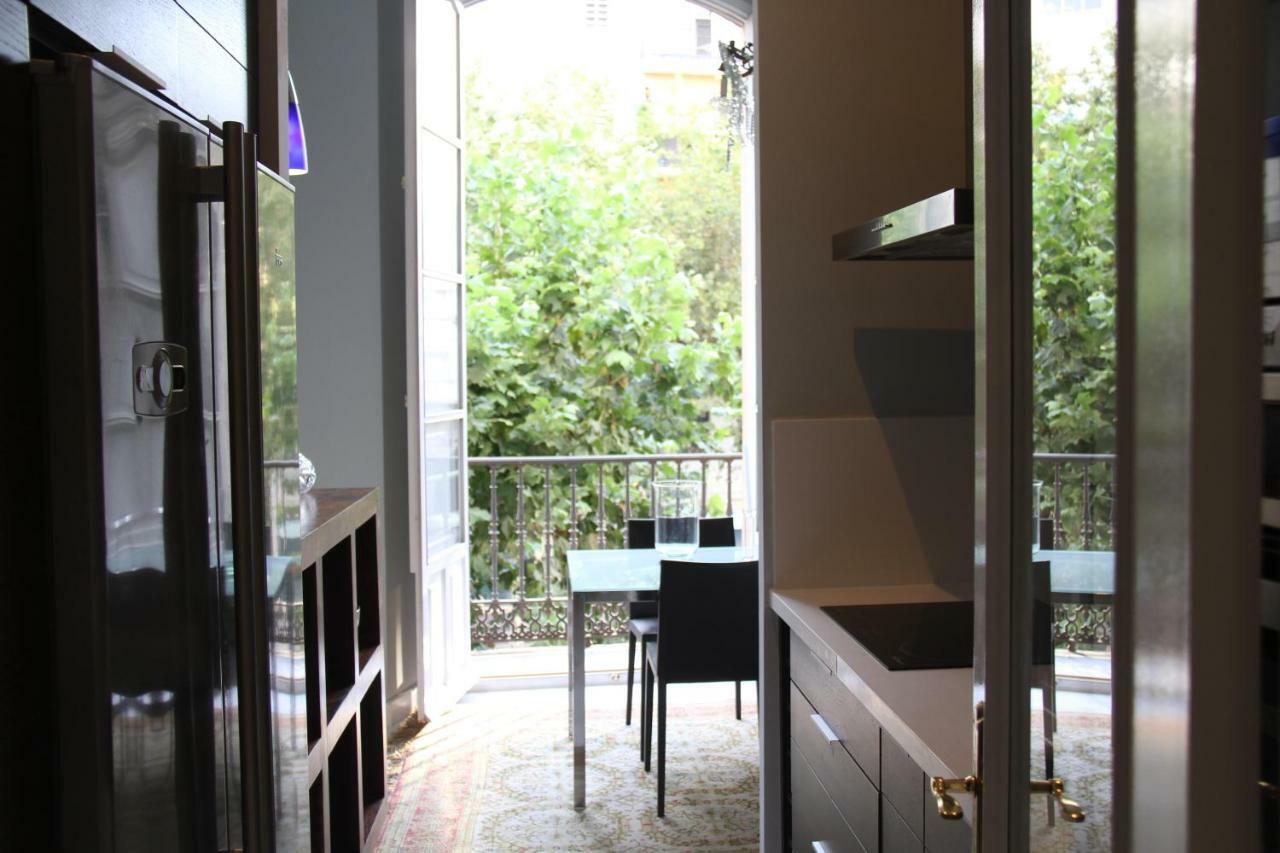 Luxurious 2 Bedroom Flat In A Historic Building Siviglia Esterno foto