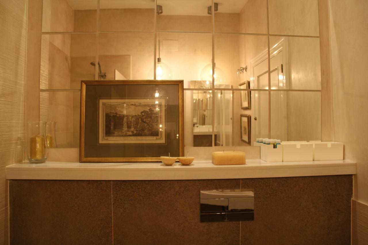 Luxurious 2 Bedroom Flat In A Historic Building Siviglia Esterno foto