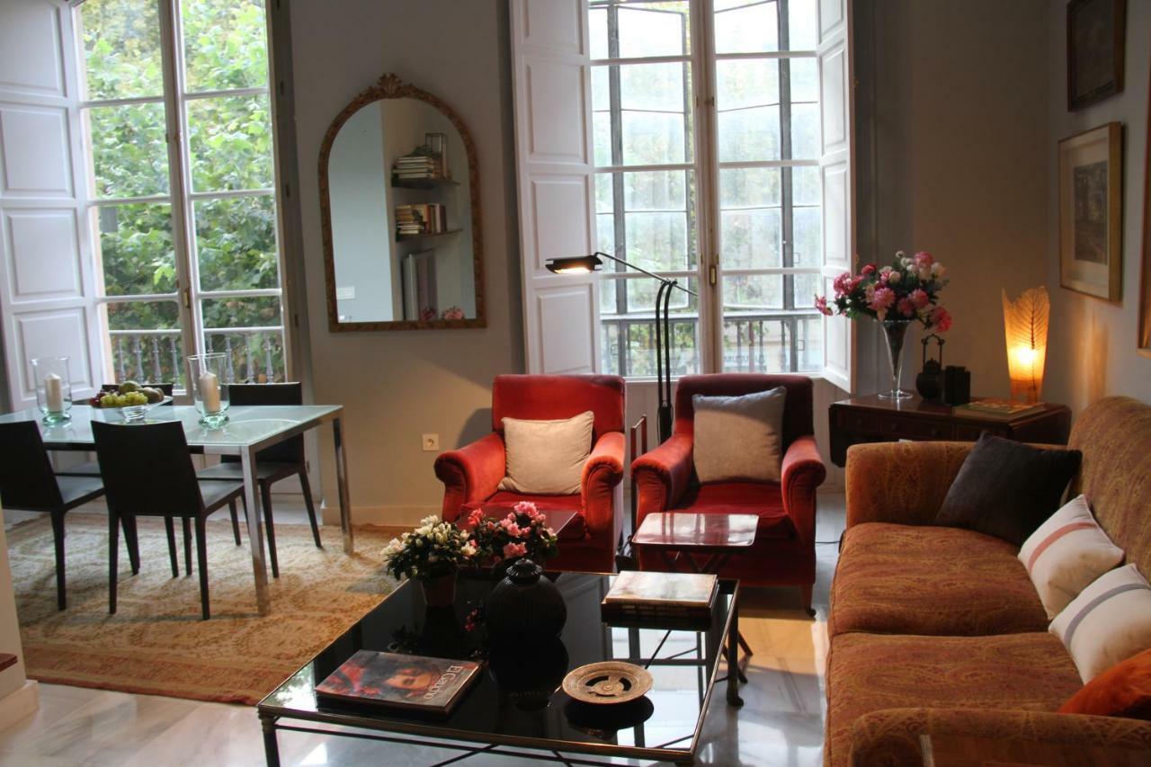 Luxurious 2 Bedroom Flat In A Historic Building Siviglia Esterno foto
