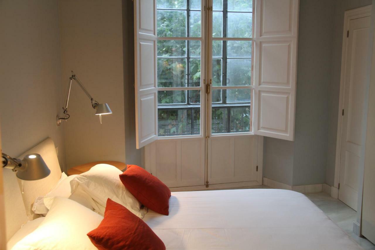 Luxurious 2 Bedroom Flat In A Historic Building Siviglia Esterno foto